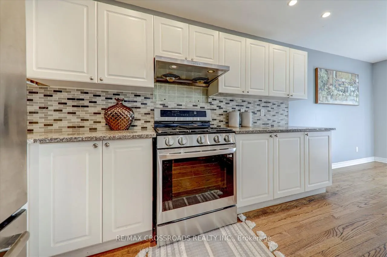 Photo 16 of 32 Dart Court, Clarington, Bowmanville — HOMEH