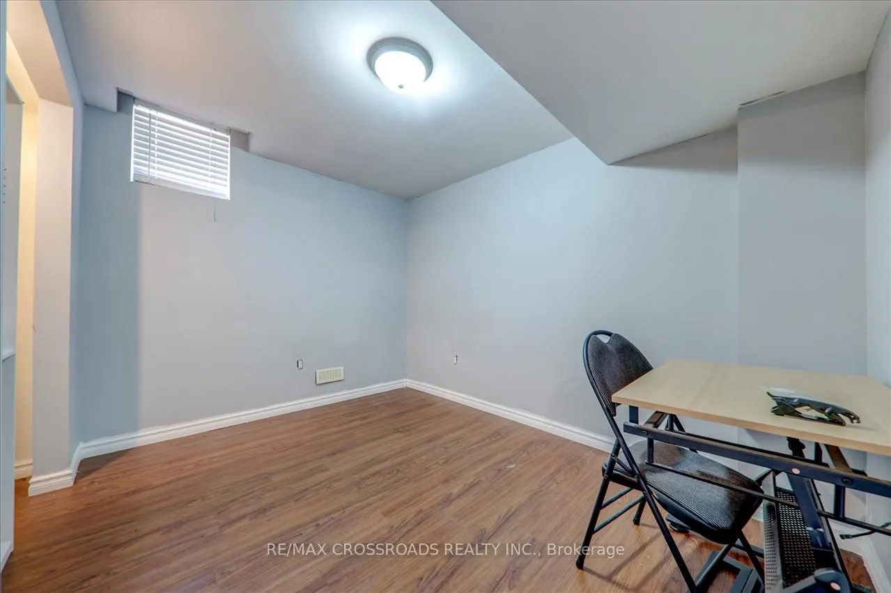 Photo 33 of 32 Dart Court, Clarington, Bowmanville — HOMEH