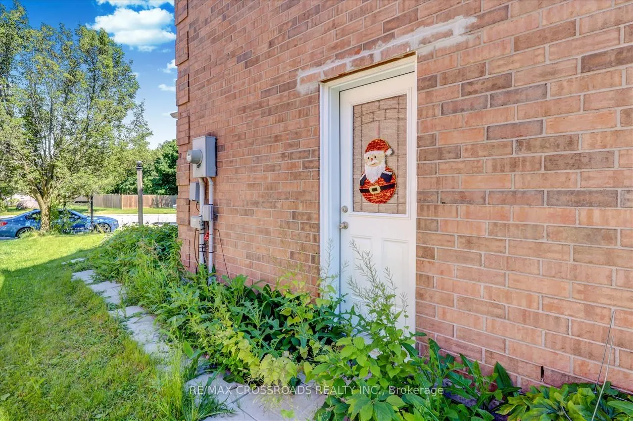 Photo 36 of 32 Dart Court, Clarington, Bowmanville — HOMEH