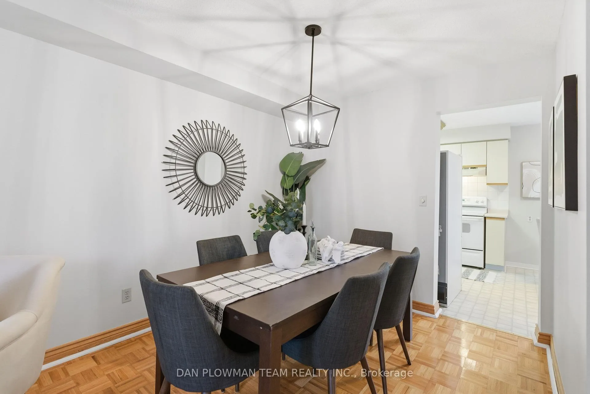 Photo 6 of 1561 Connery Crescent, Oshawa, Lakeview — HOMEH