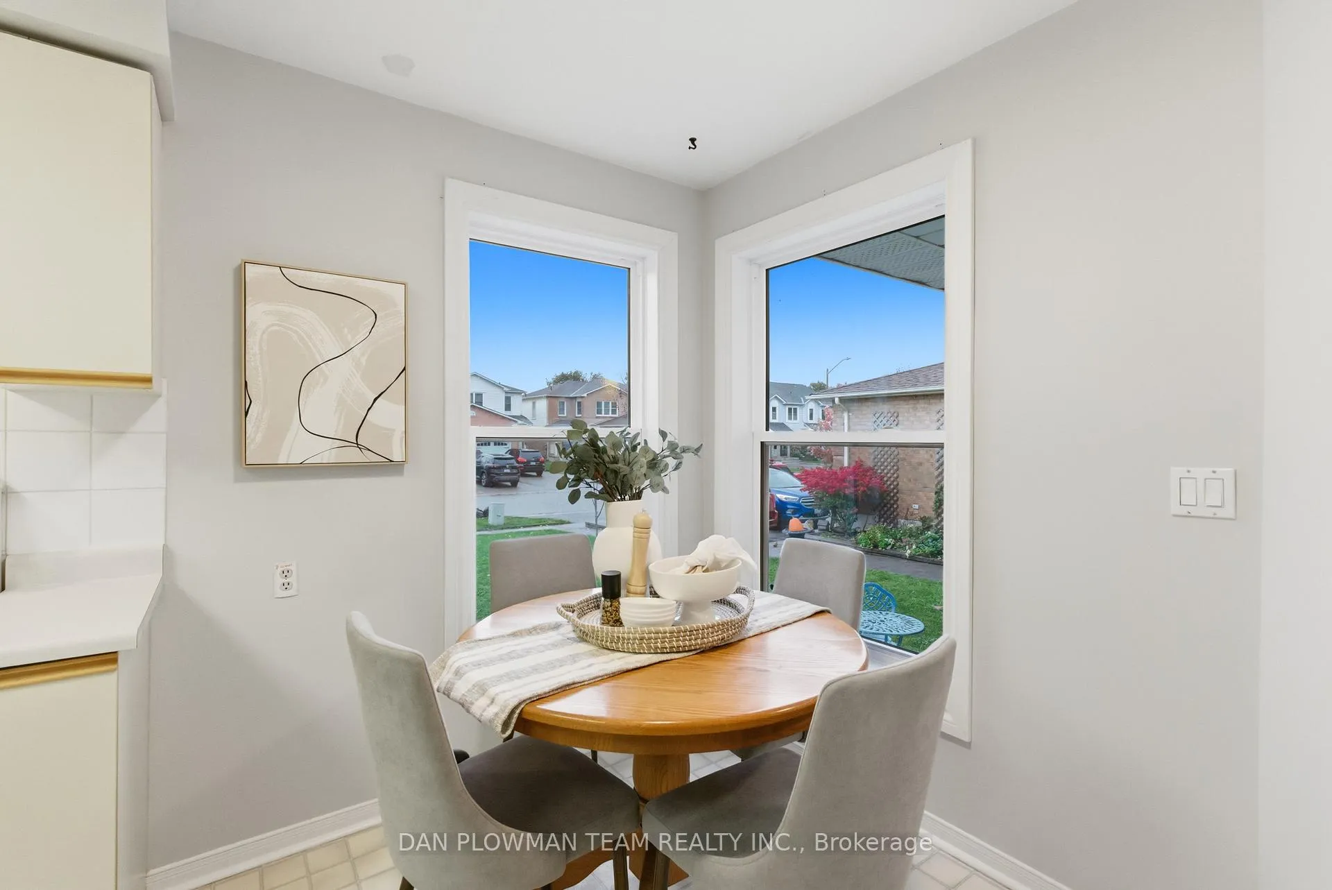 Photo 11 of 1561 Connery Crescent, Oshawa, Lakeview — HOMEH