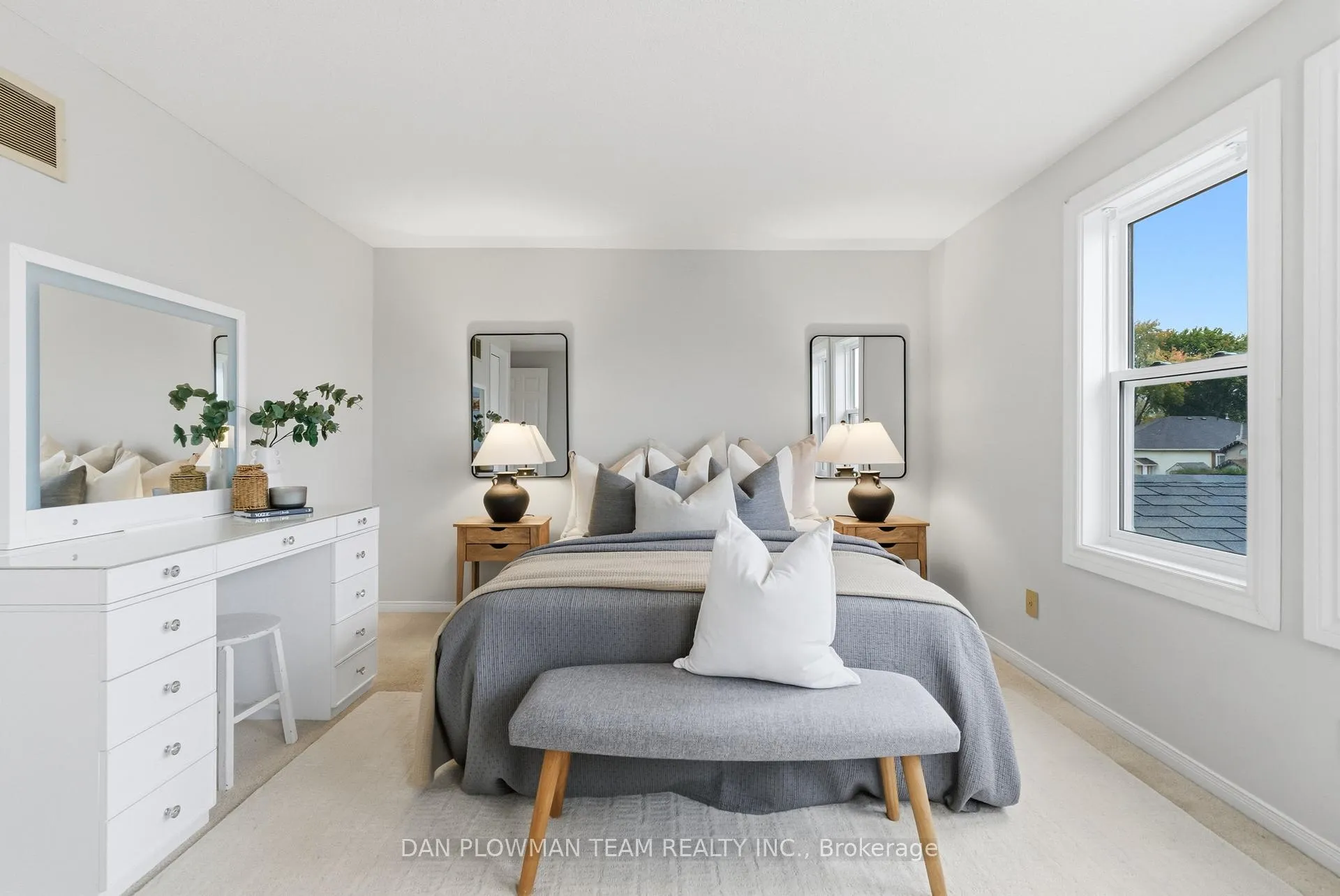 Photo 17 of 1561 Connery Crescent, Oshawa, Lakeview — HOMEH