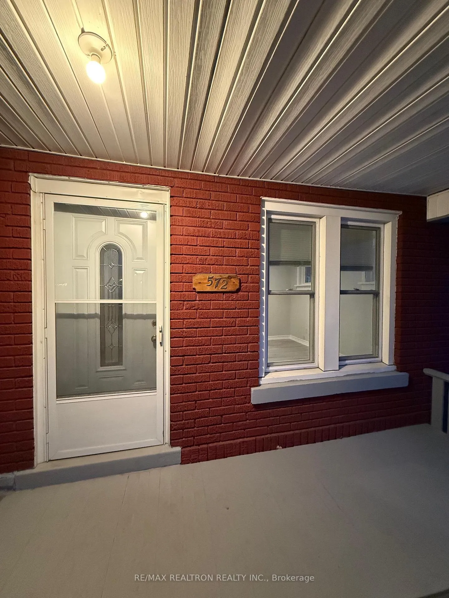 Photo 1 of 572 Oak Avenue, Windsor — HOMEH
