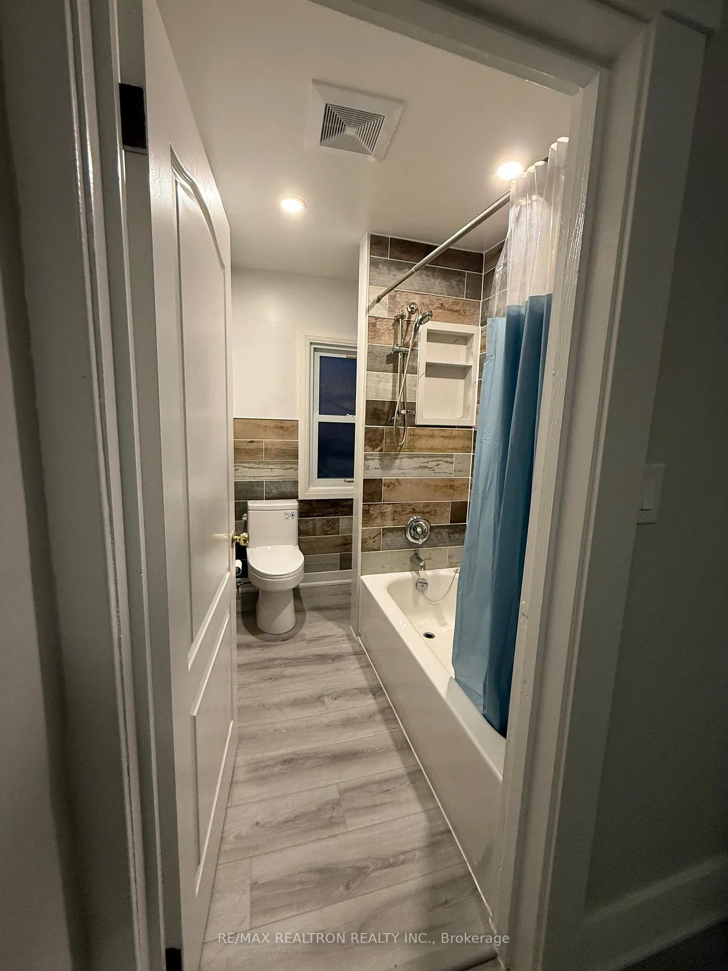 Photo 11 of 572 Oak Avenue, Windsor — HOMEH