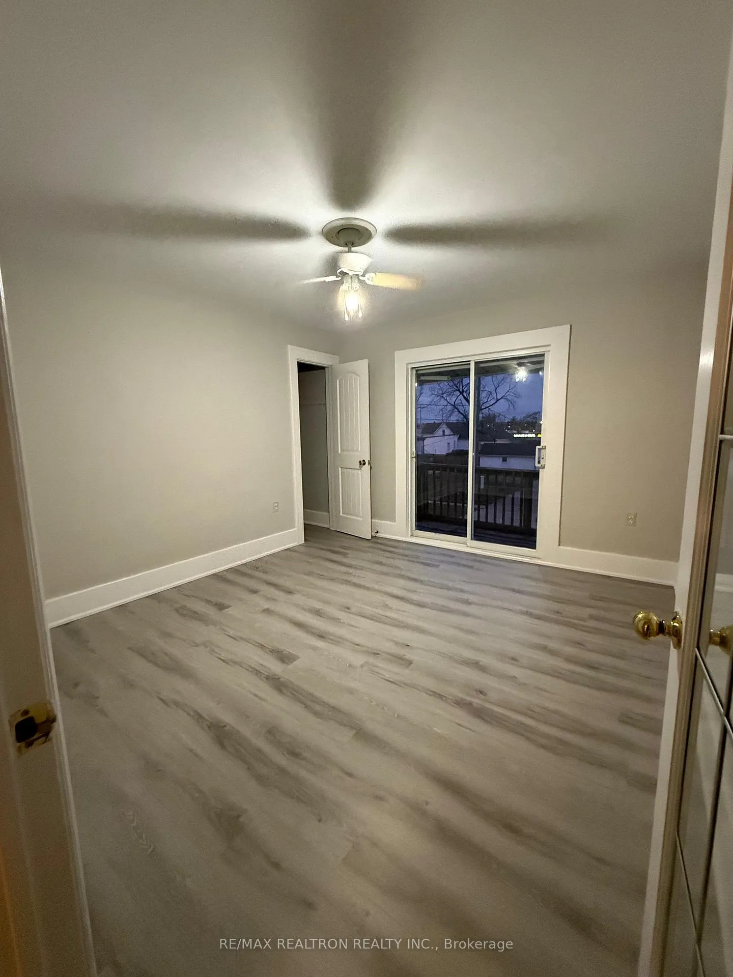 Photo 19 of 572 Oak Avenue, Windsor — HOMEH