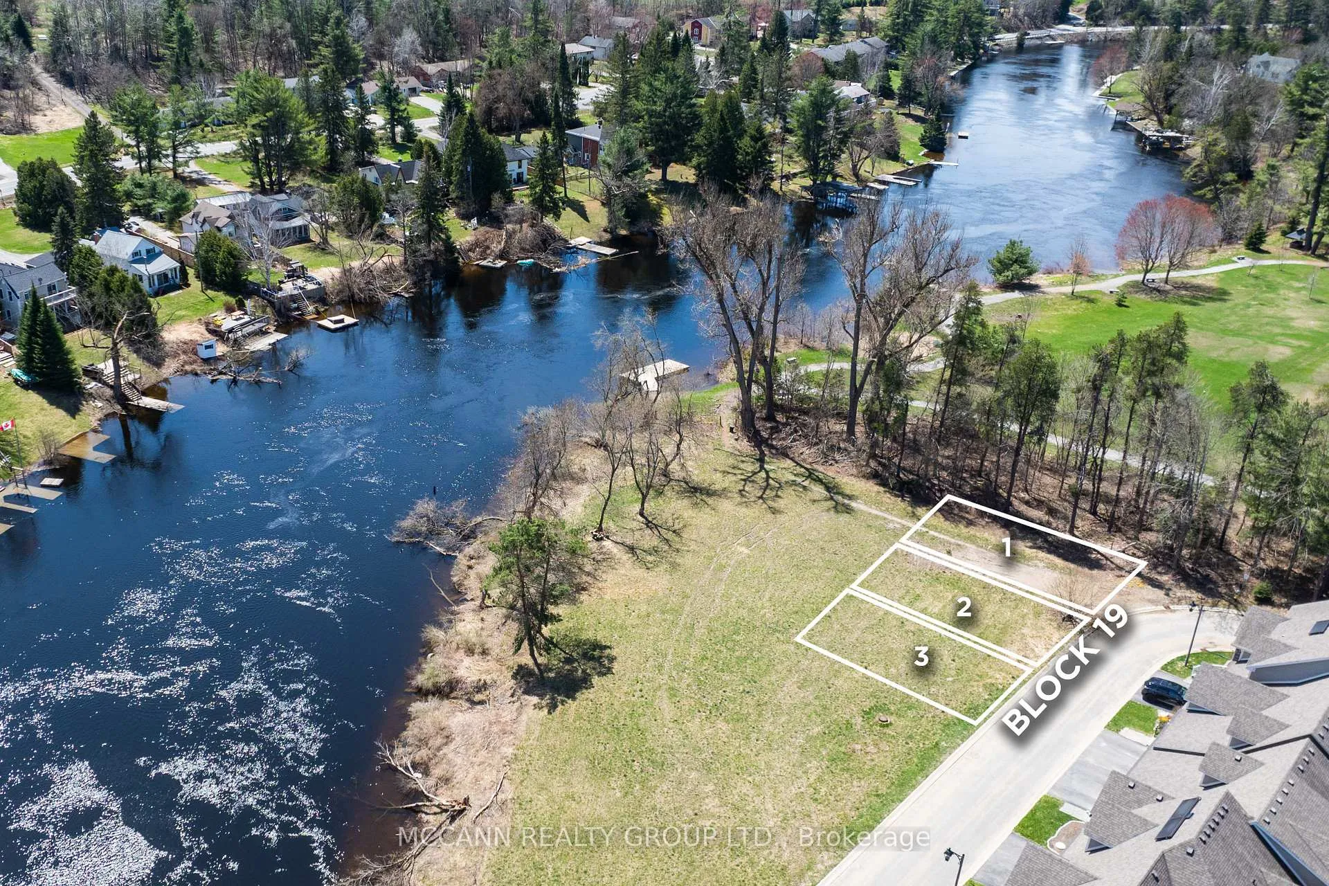 Photo 1 of 19&21&23 Kent Crescent, Bracebridge, Monck (Bracebridge) — HOMEH