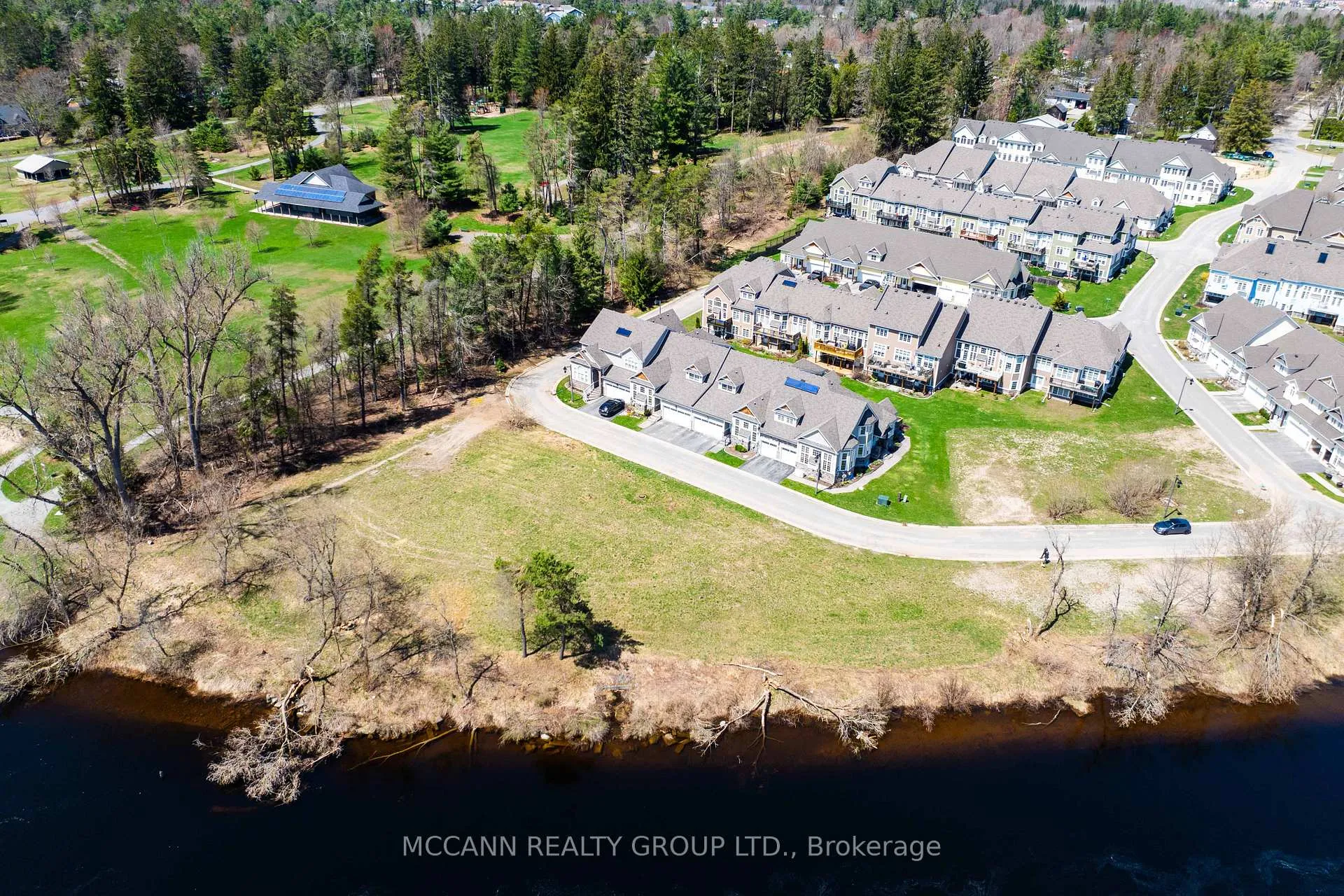 Photo 3 of 19&21&23 Kent Crescent, Bracebridge, Monck (Bracebridge) — HOMEH