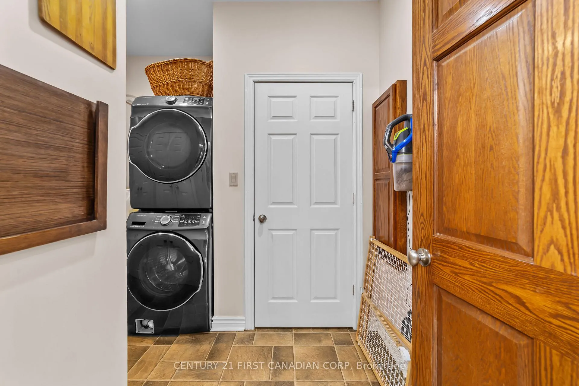 Photo 16 of 5291 Mount Carmel Drive, North Middlesex, Rural North Middlesex — HOMEH