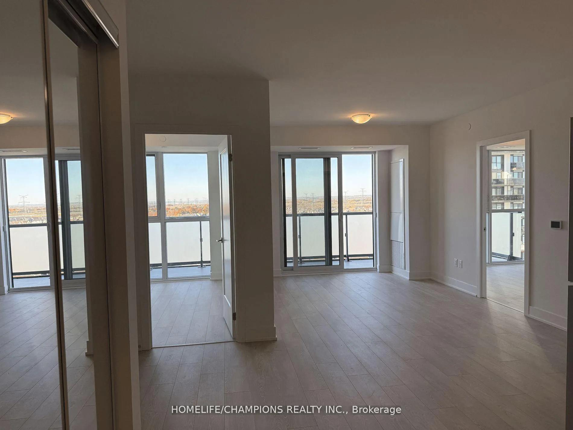 Photo 5 of Unit 1008, 2545 Simcoe Street N, Oshawa, Windfields — HOMEH