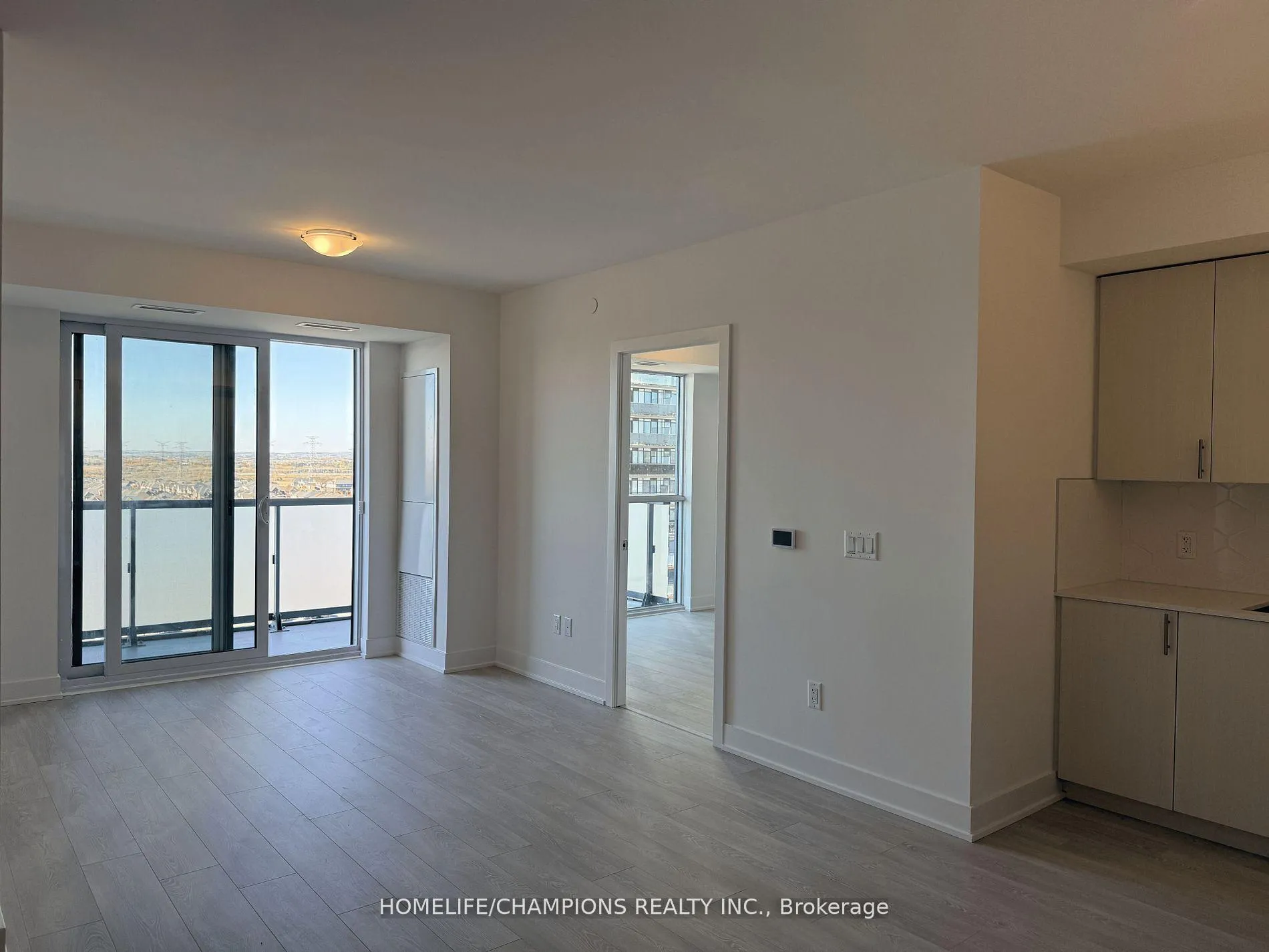 Photo 6 of Unit 1008, 2545 Simcoe Street N, Oshawa, Windfields — HOMEH