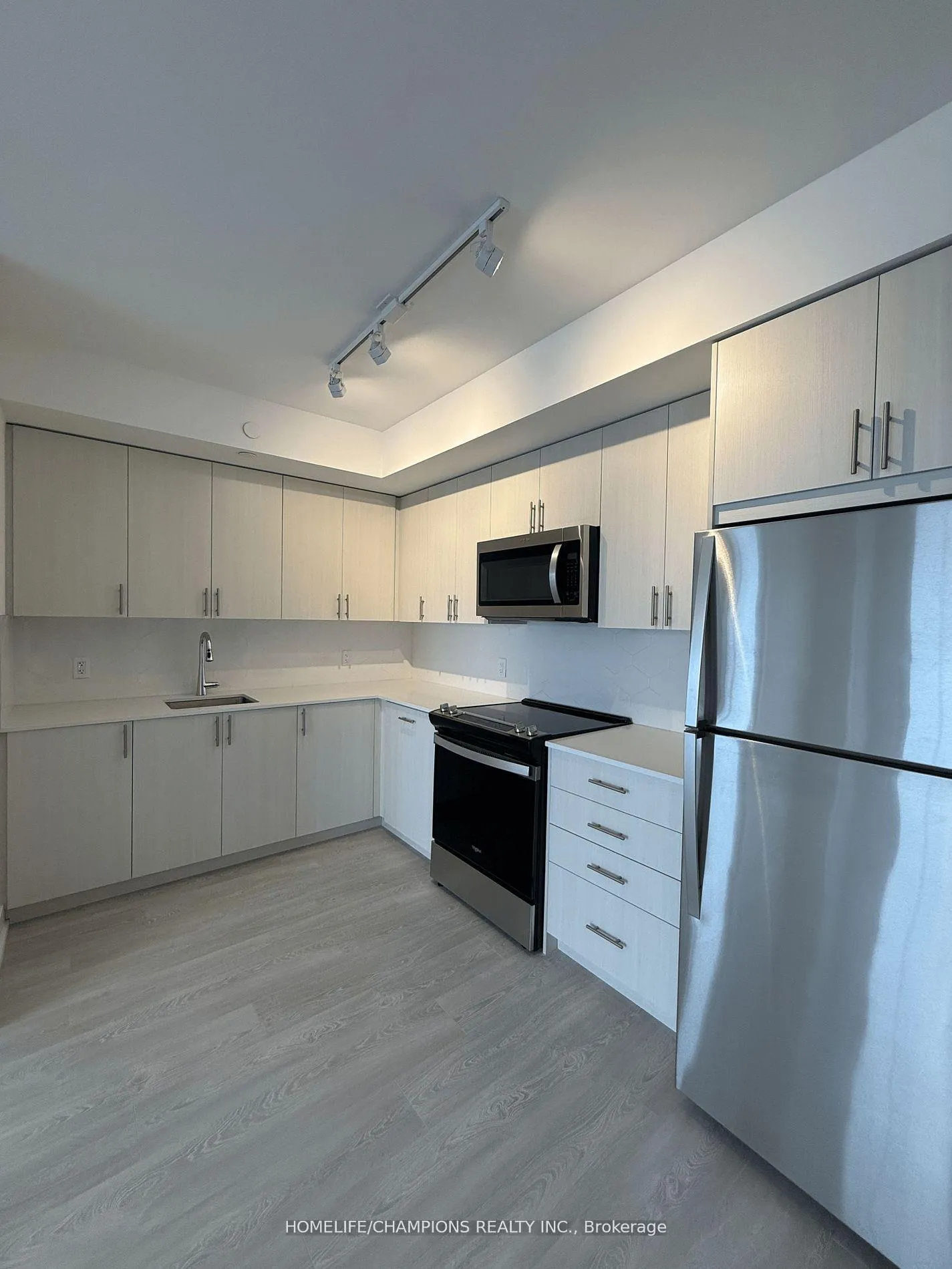 Photo 7 of Unit 1008, 2545 Simcoe Street N, Oshawa, Windfields — HOMEH