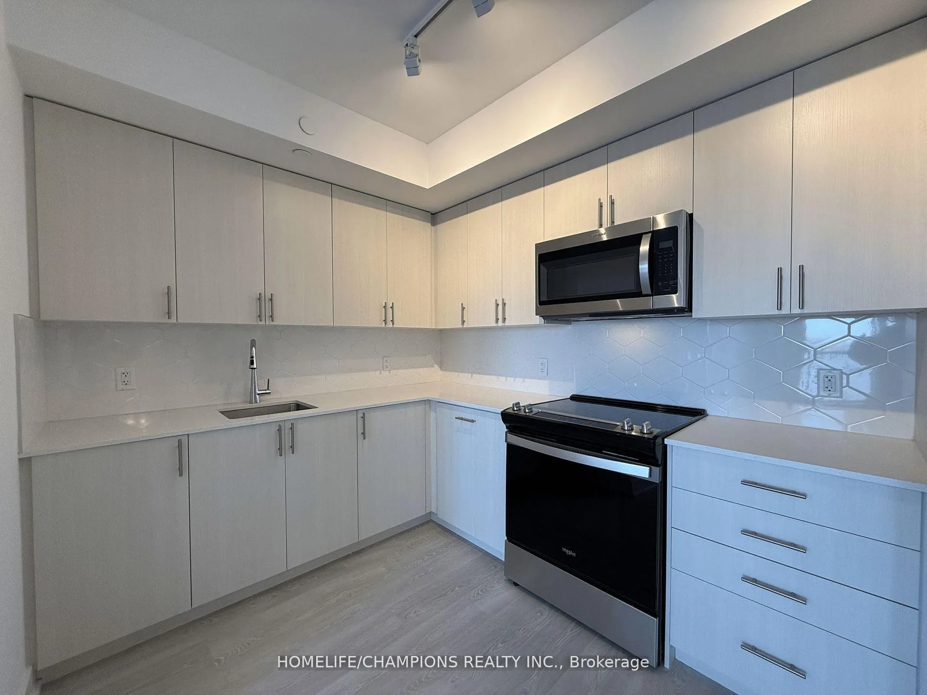 Photo 8 of Unit 1008, 2545 Simcoe Street N, Oshawa, Windfields — HOMEH