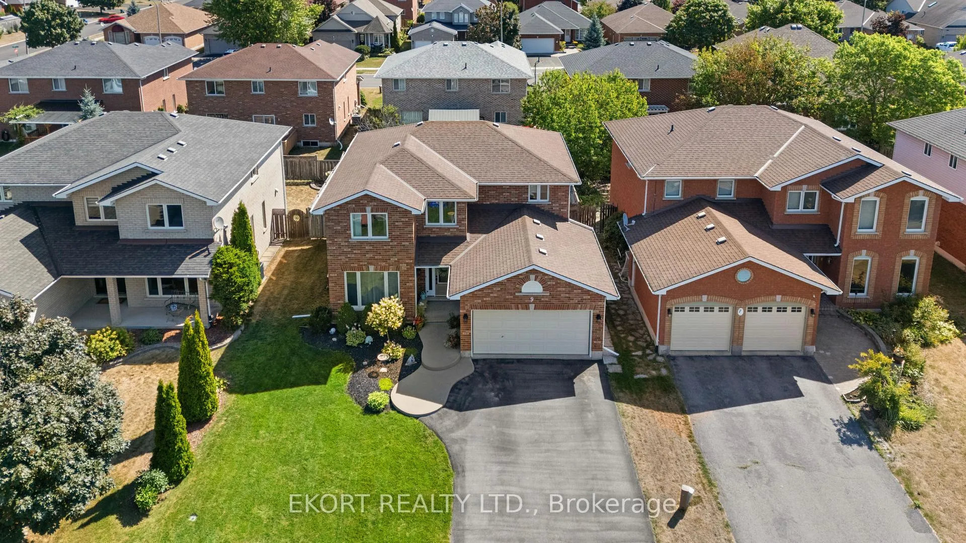 Photo 2 of 9 Huron Lane, Belleville, Belleville Ward — HOMEH