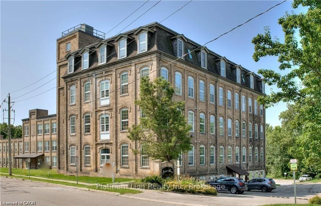 Front of Unit 301, 140 West River Street