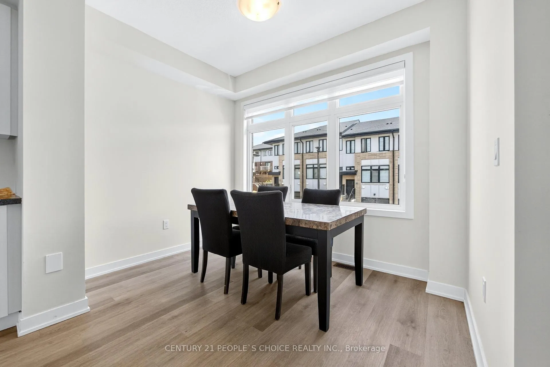 Photo 4 of Unit 21, 527 Shaver Road, Hamilton, Ancaster — HOMEH