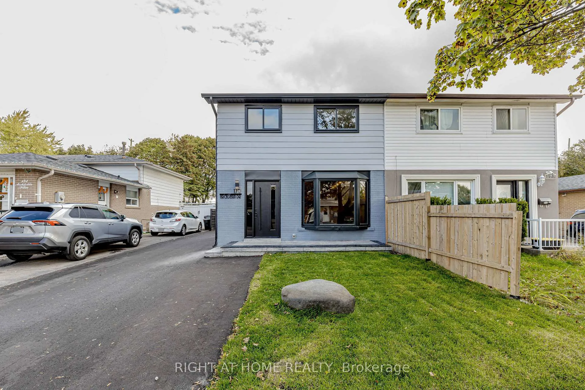 Photo 3 of 179 Archdekin Drive, Brampton, Madoc — HOMEH