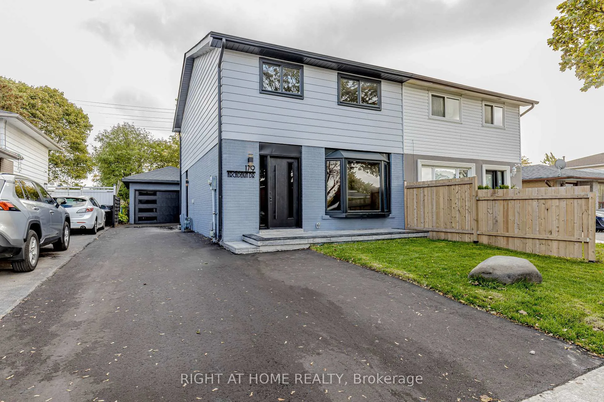 Photo 4 of 179 Archdekin Drive, Brampton, Madoc — HOMEH