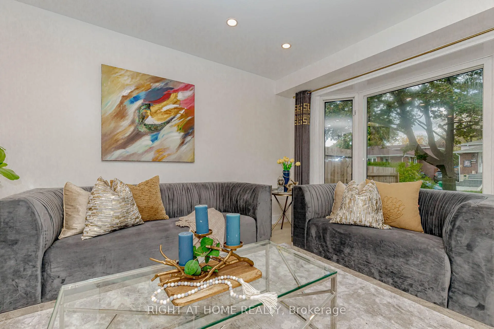 Photo 12 of 179 Archdekin Drive, Brampton, Madoc — HOMEH
