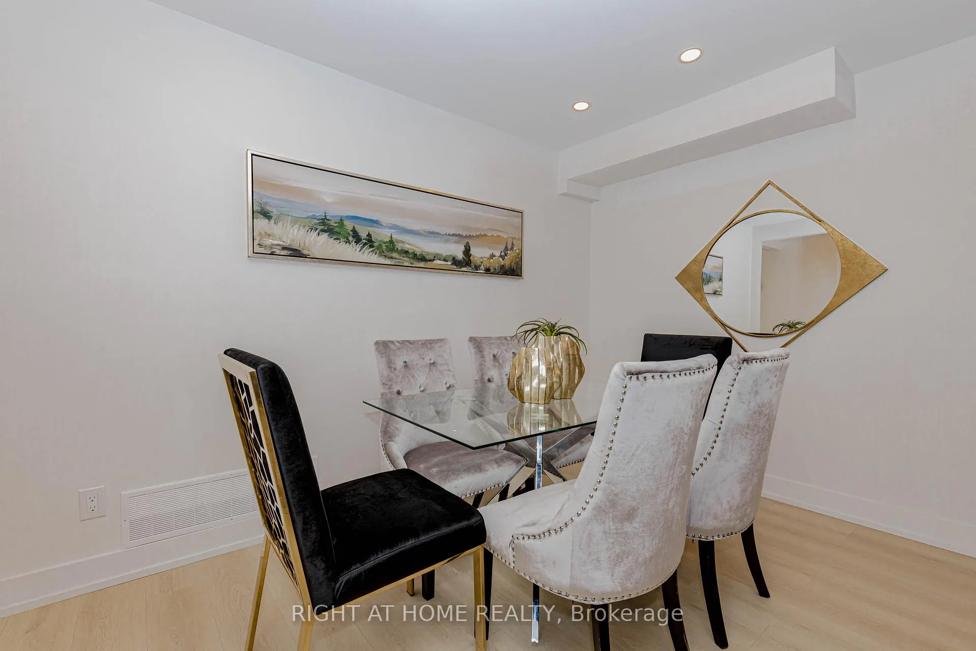 Photo 16 of 179 Archdekin Drive, Brampton, Madoc — HOMEH