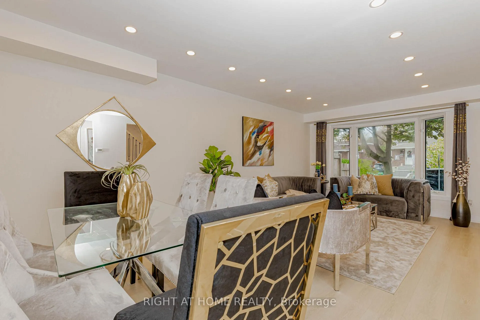 Photo 17 of 179 Archdekin Drive, Brampton, Madoc — HOMEH