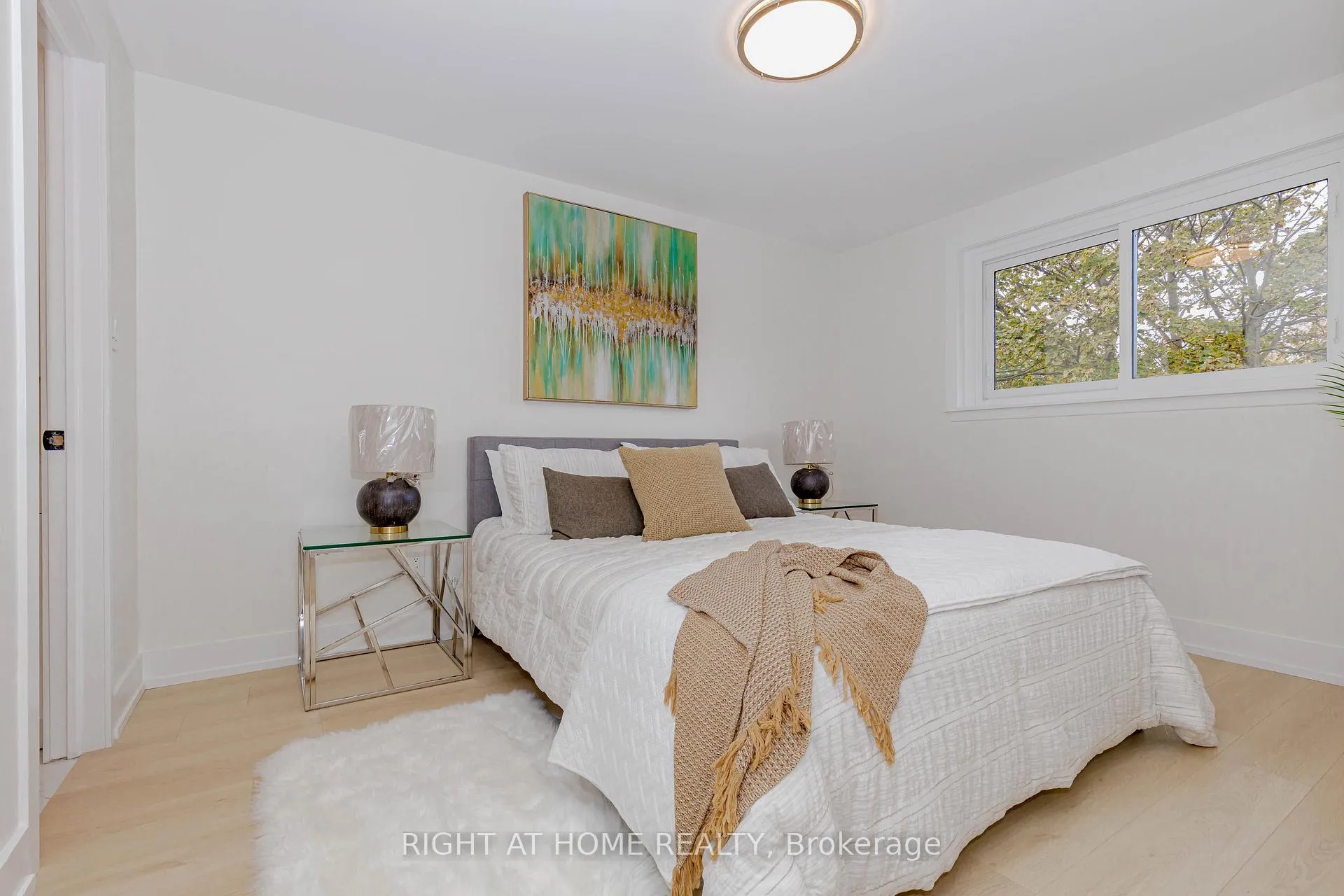 Photo 30 of 179 Archdekin Drive, Brampton, Madoc — HOMEH