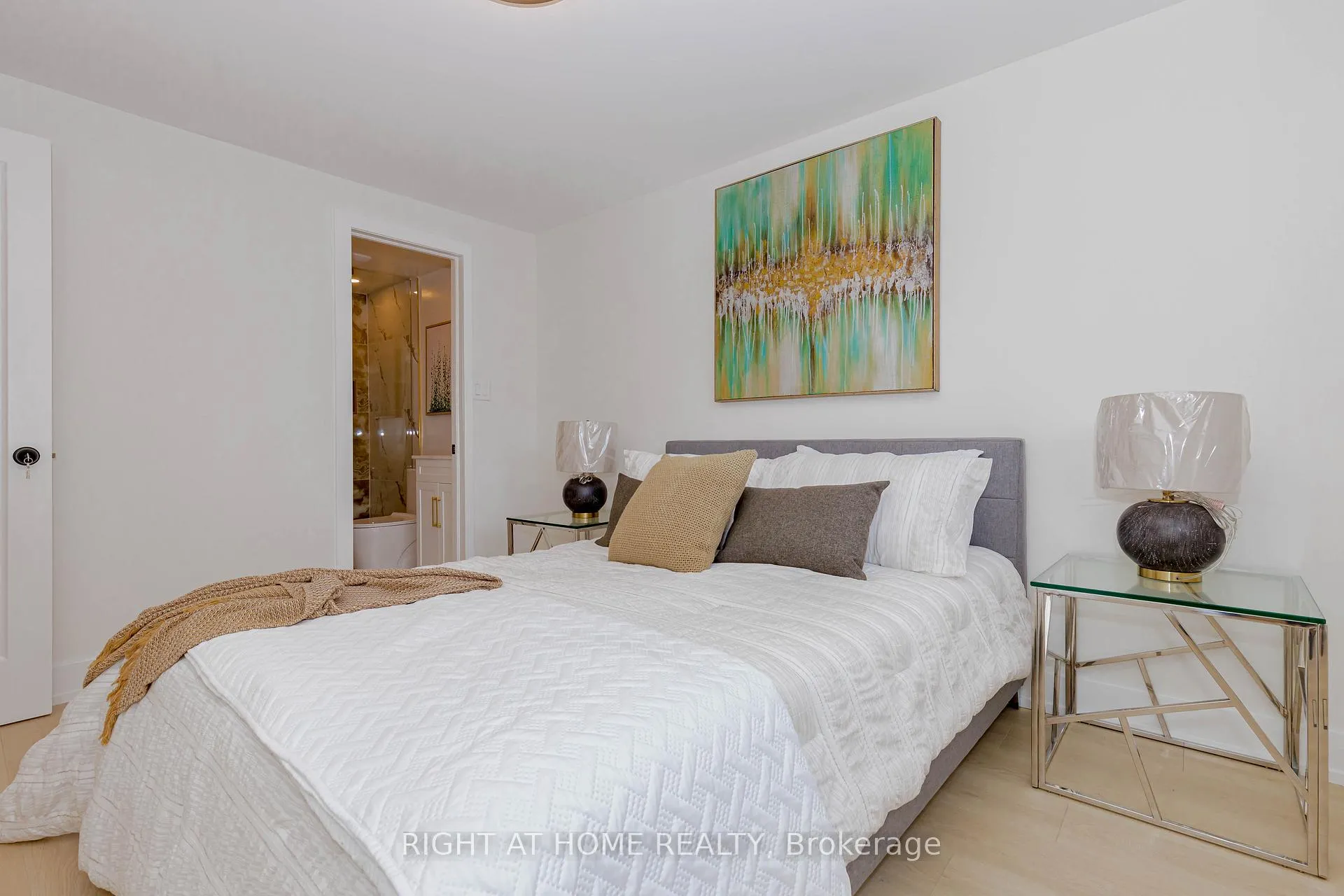Photo 31 of 179 Archdekin Drive, Brampton, Madoc — HOMEH