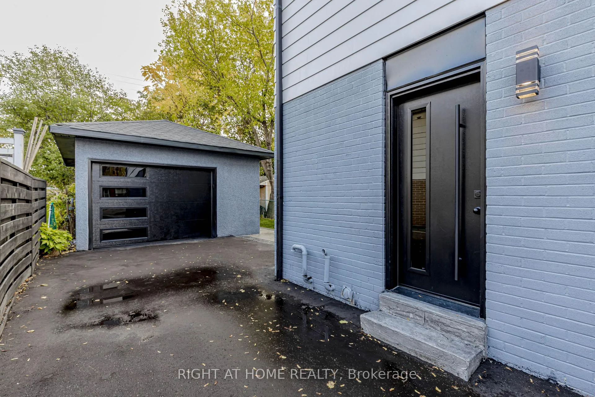 Photo 34 of 179 Archdekin Drive, Brampton, Madoc — HOMEH