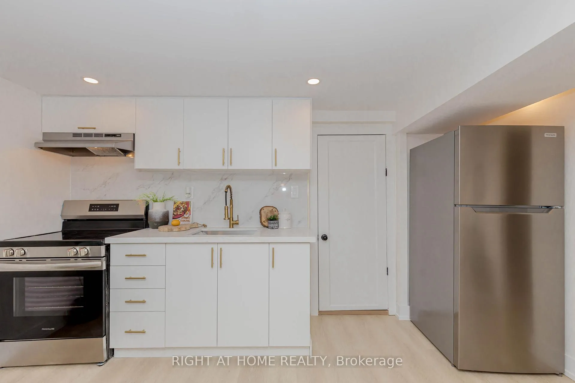 Photo 38 of 179 Archdekin Drive, Brampton, Madoc — HOMEH