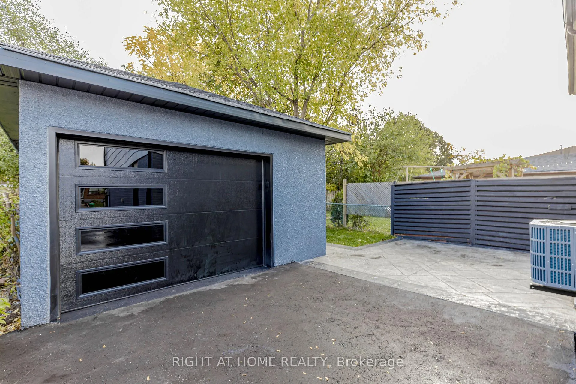 Photo 45 of 179 Archdekin Drive, Brampton, Madoc — HOMEH