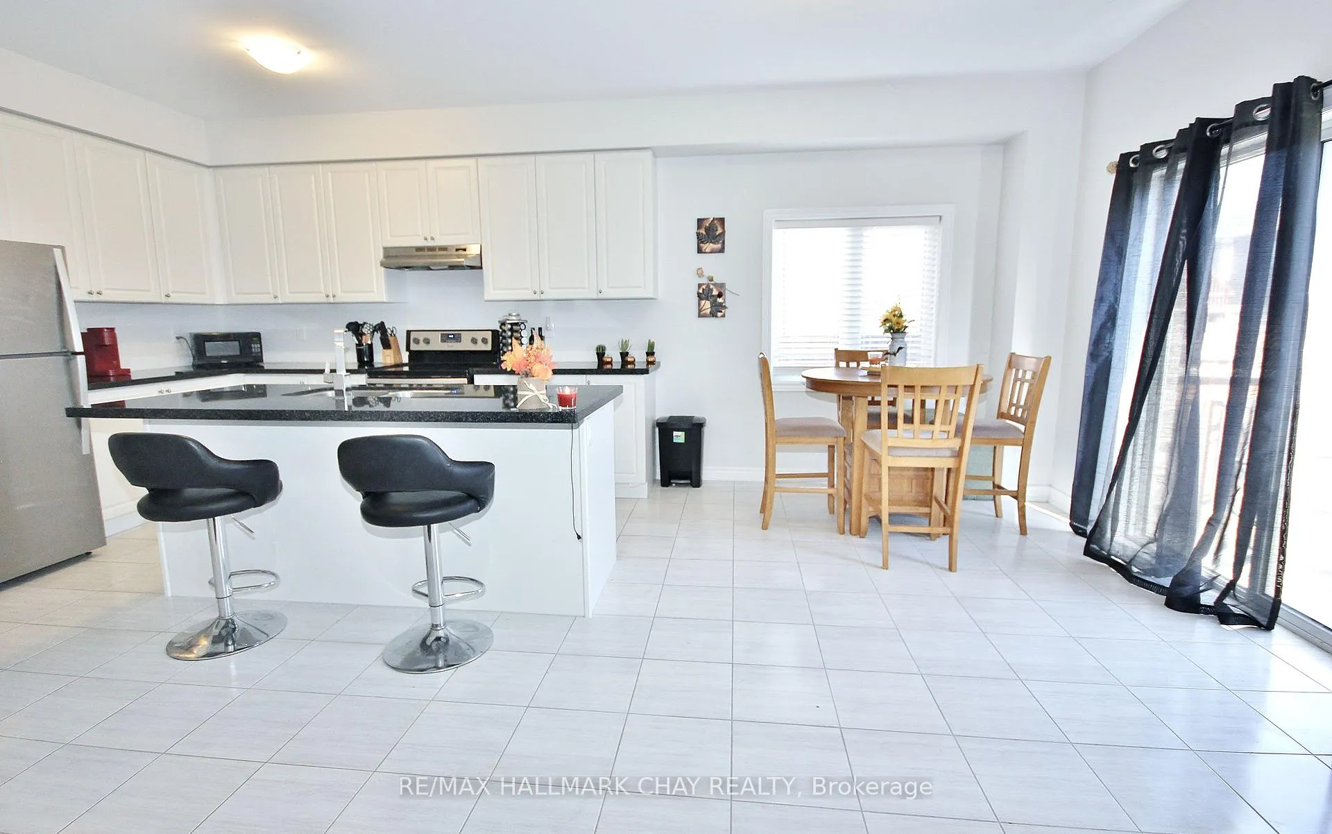 Photo 3 of 1509 Angus Street, Innisfil, Rural Innisfil — HOMEH