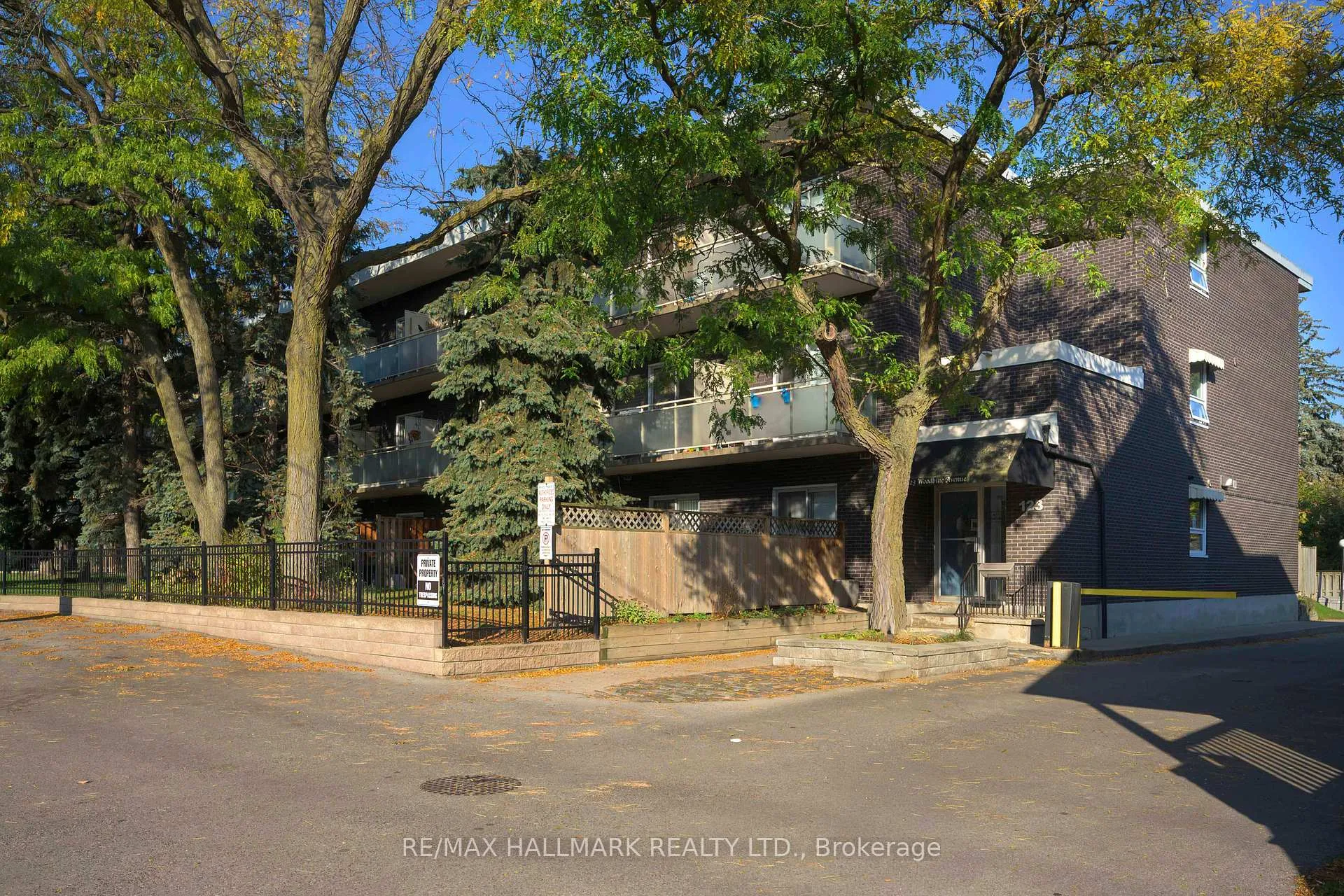 Front of Unit 316, 123 Woodbine Avenue