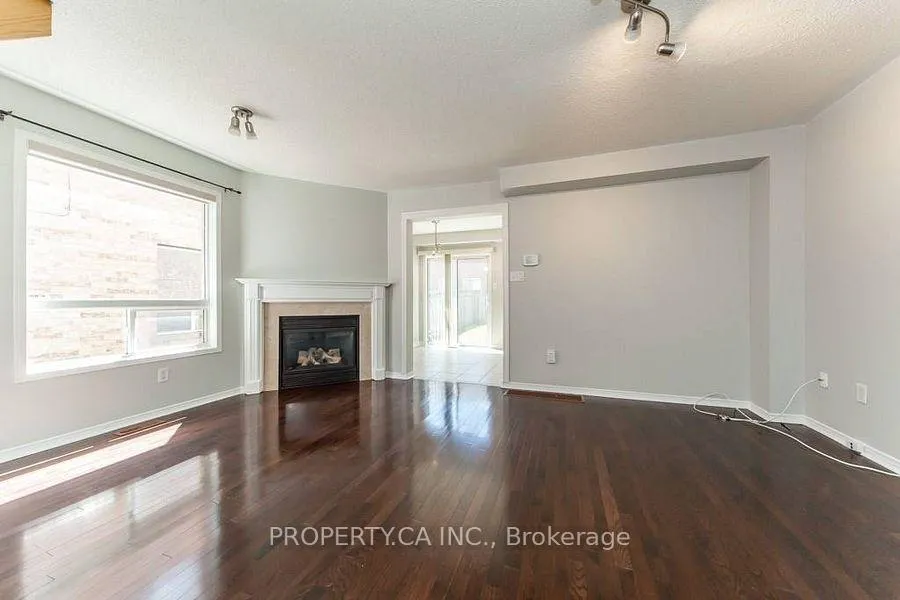 Photo 3 of 37 Lonestar Crescent, Brampton, Fletcher's Meadow — HOMEH