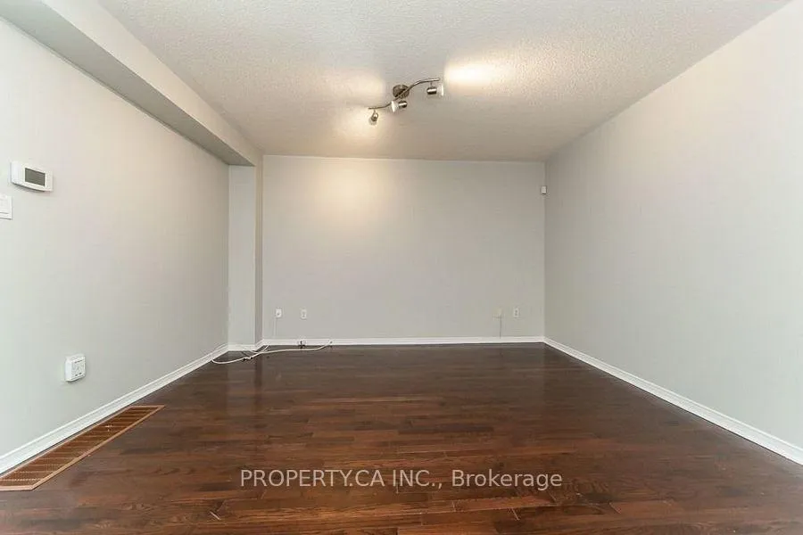 Photo 4 of 37 Lonestar Crescent, Brampton, Fletcher's Meadow — HOMEH
