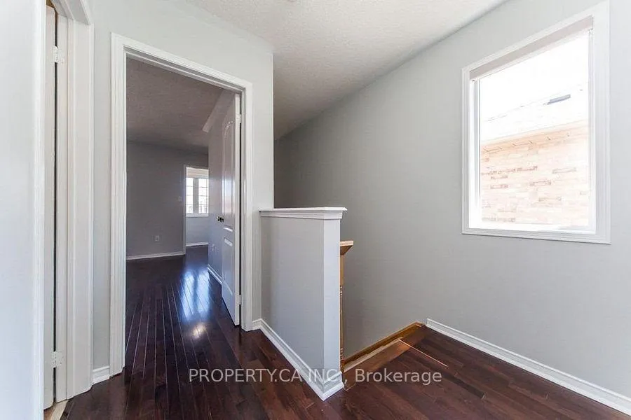 Photo 8 of 37 Lonestar Crescent, Brampton, Fletcher's Meadow — HOMEH