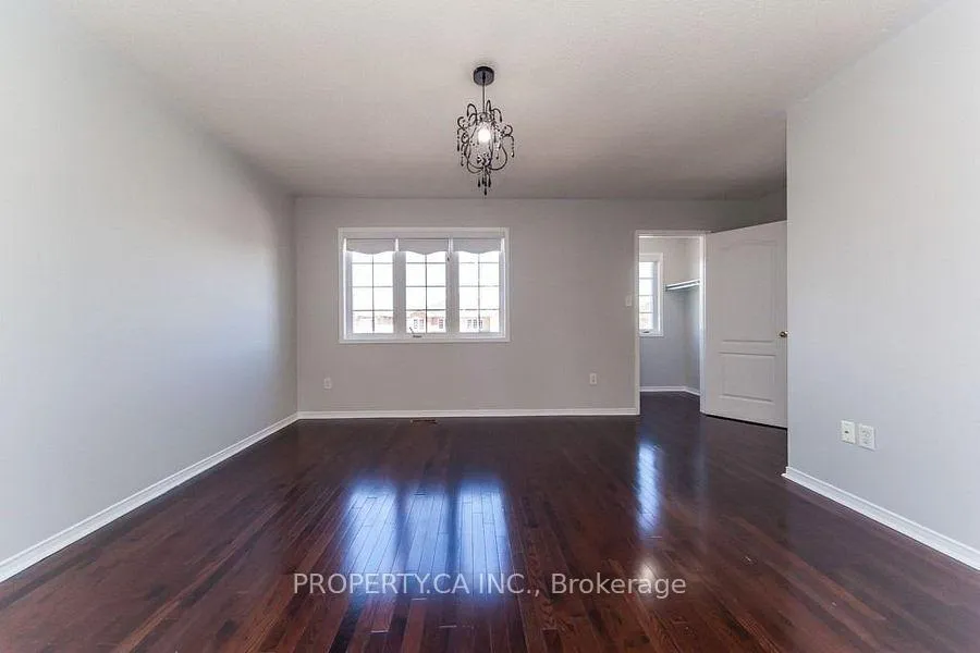 Photo 9 of 37 Lonestar Crescent, Brampton, Fletcher's Meadow — HOMEH
