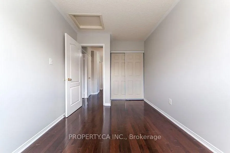 Photo 10 of 37 Lonestar Crescent, Brampton, Fletcher's Meadow — HOMEH