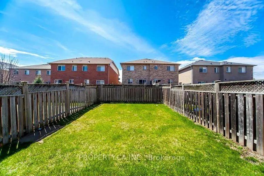 Photo 13 of 37 Lonestar Crescent, Brampton, Fletcher's Meadow — HOMEH