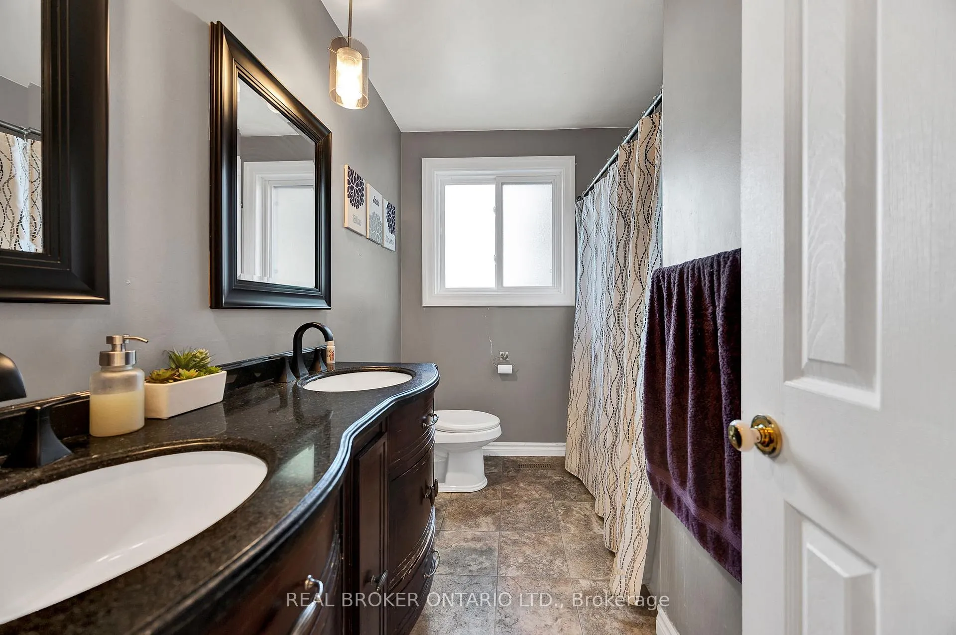Photo 10 of 3766 Lobsinger Line, Wellesley — HOMEH
