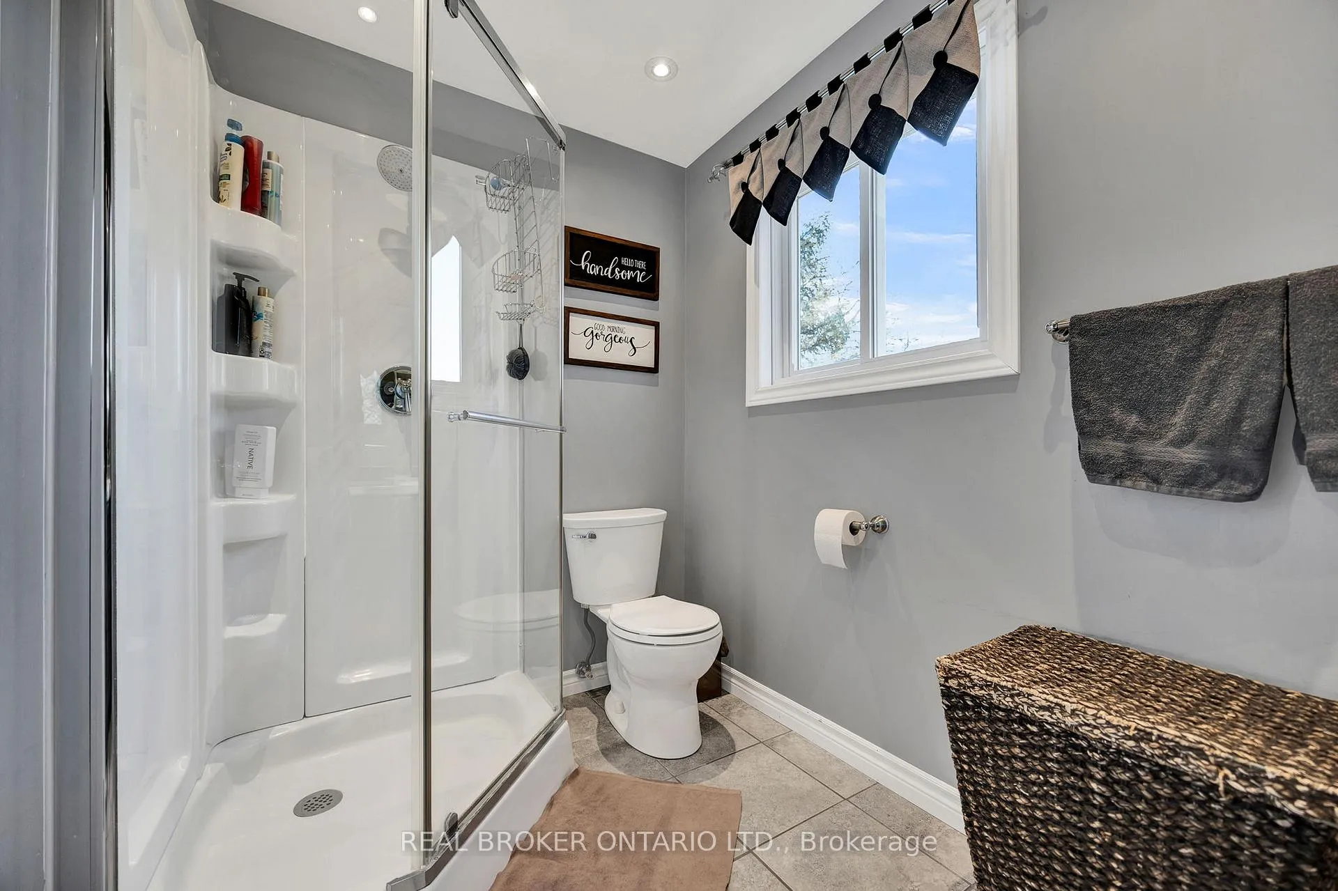 Photo 15 of 3766 Lobsinger Line, Wellesley — HOMEH