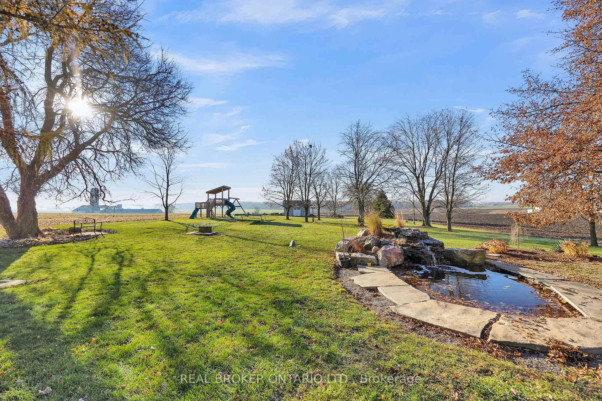 Photo 26 of 3766 Lobsinger Line, Wellesley — HOMEH
