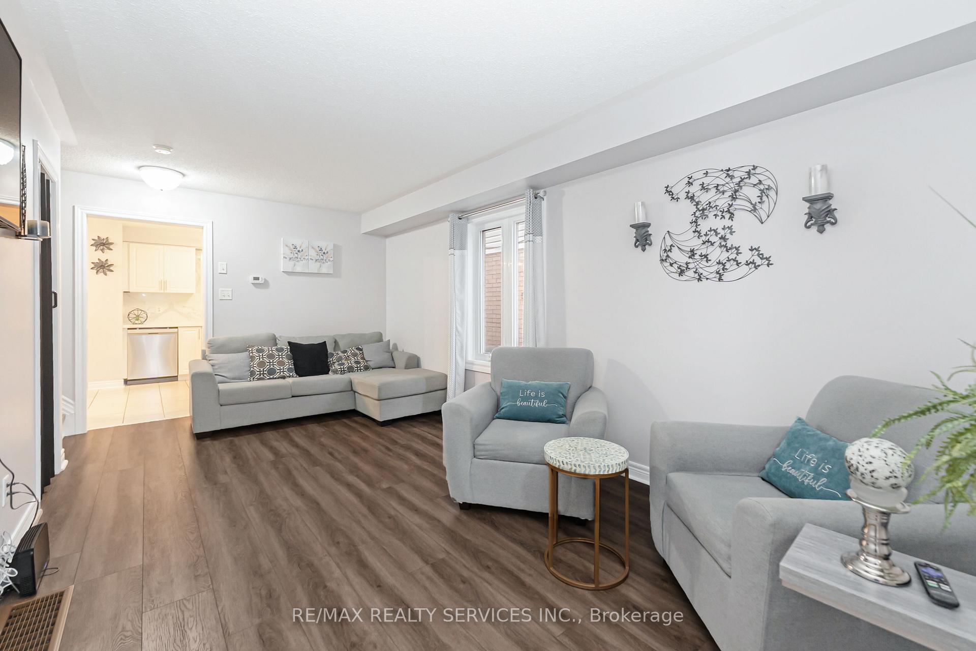 Photo 8 of 8 Ridgemore Crescent, Brampton, Fletcher's Meadow — HOMEH
