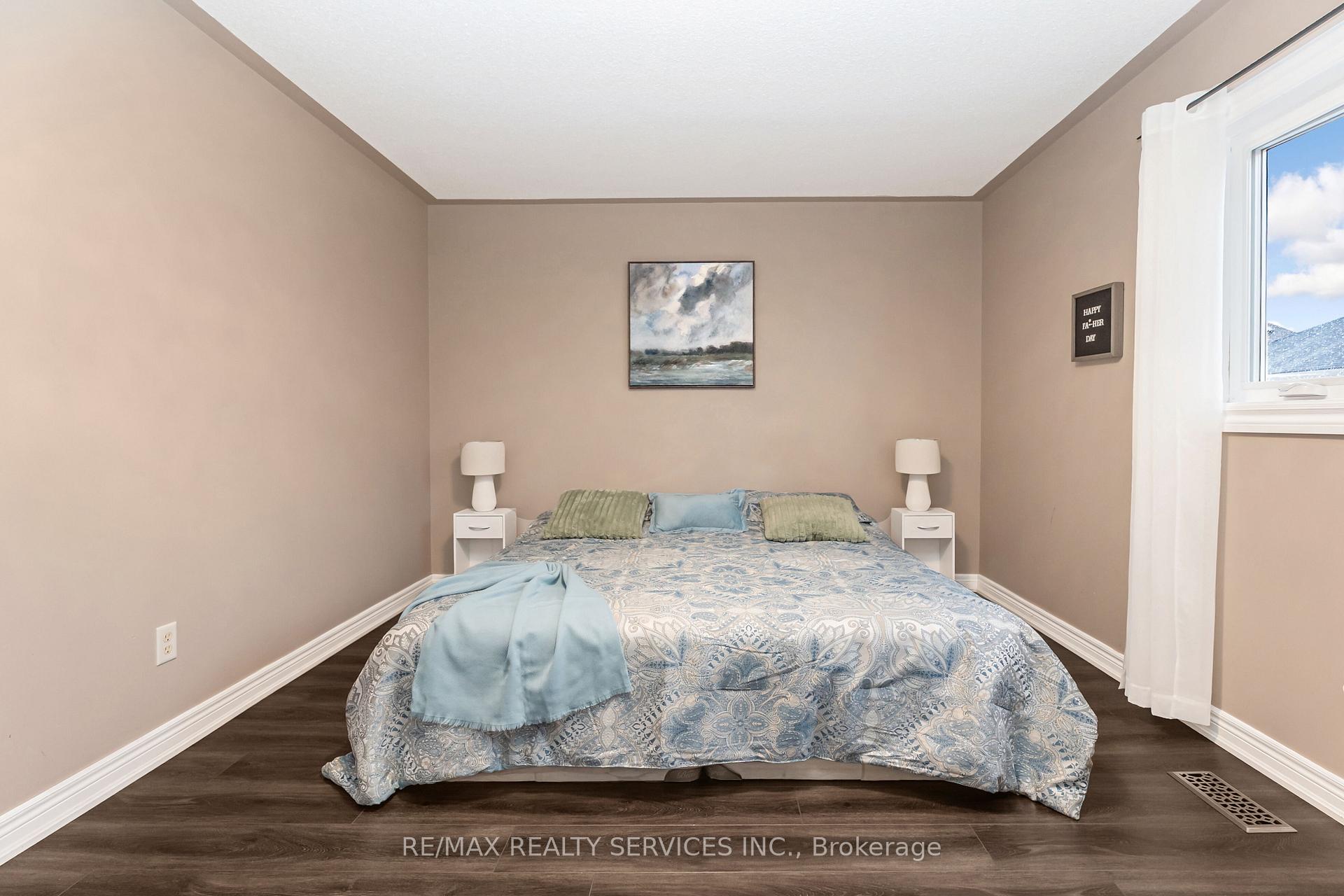 Photo 20 of 8 Ridgemore Crescent, Brampton, Fletcher's Meadow — HOMEH