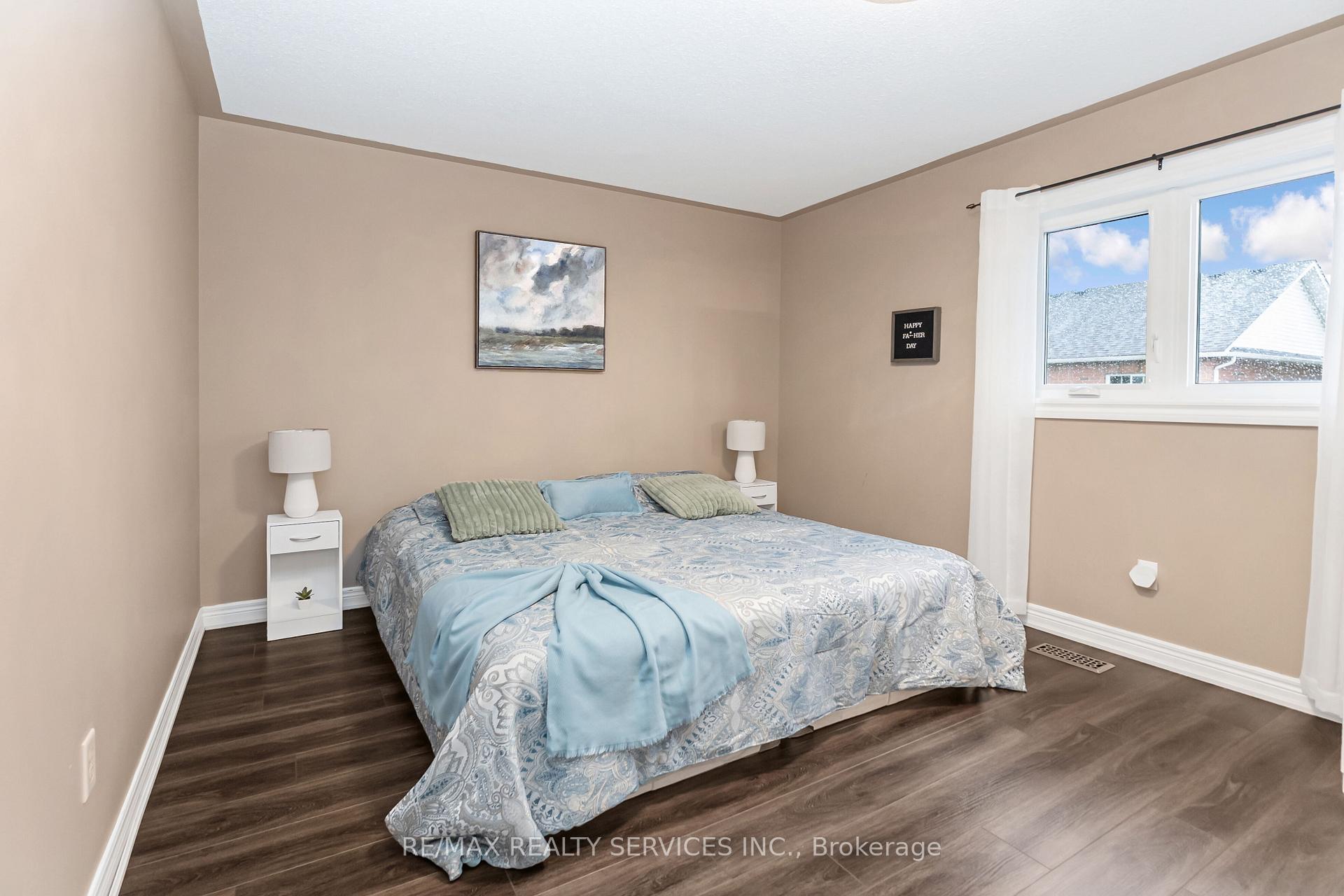 Photo 21 of 8 Ridgemore Crescent, Brampton, Fletcher's Meadow — HOMEH