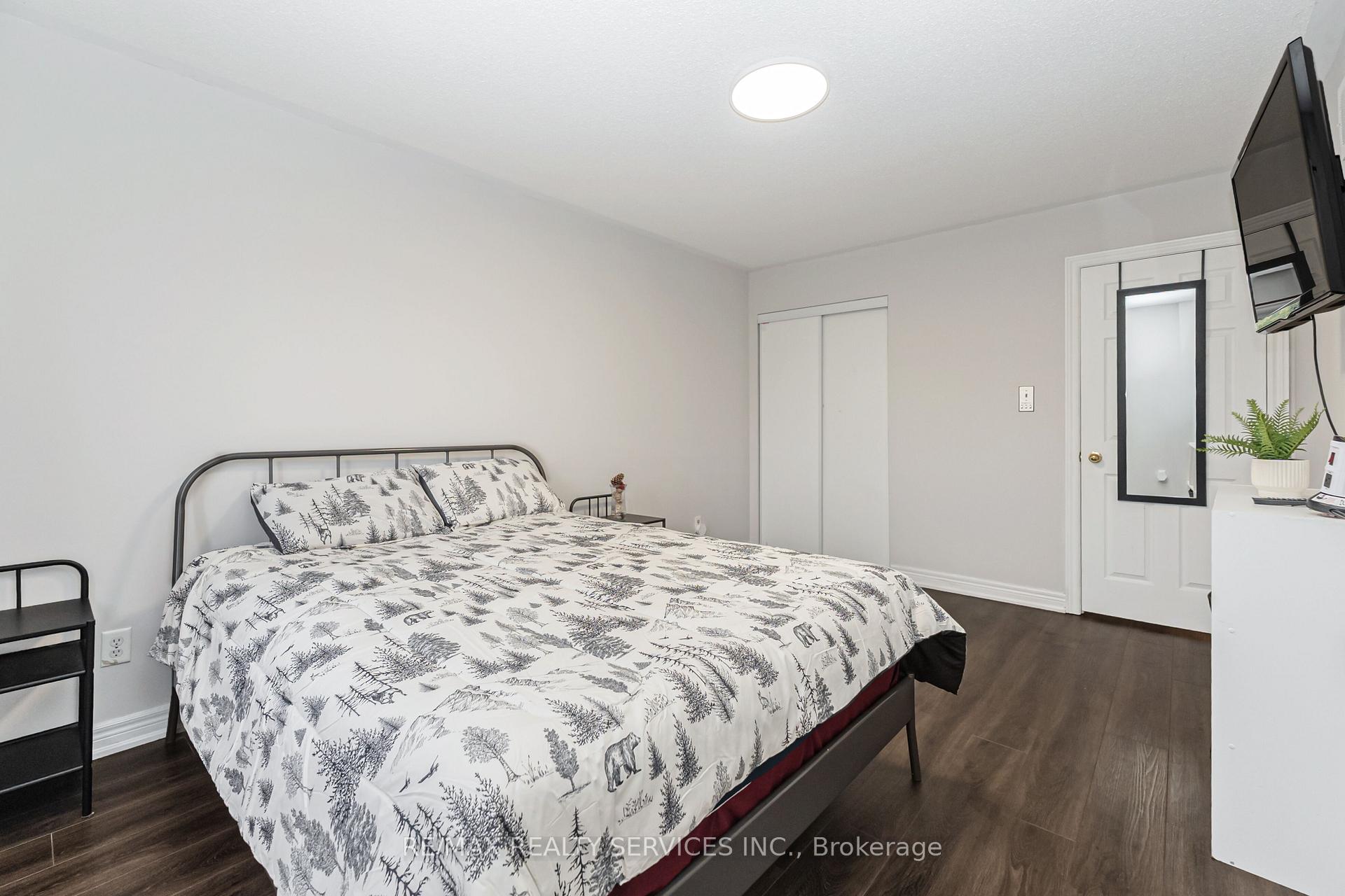 Photo 25 of 8 Ridgemore Crescent, Brampton, Fletcher's Meadow — HOMEH