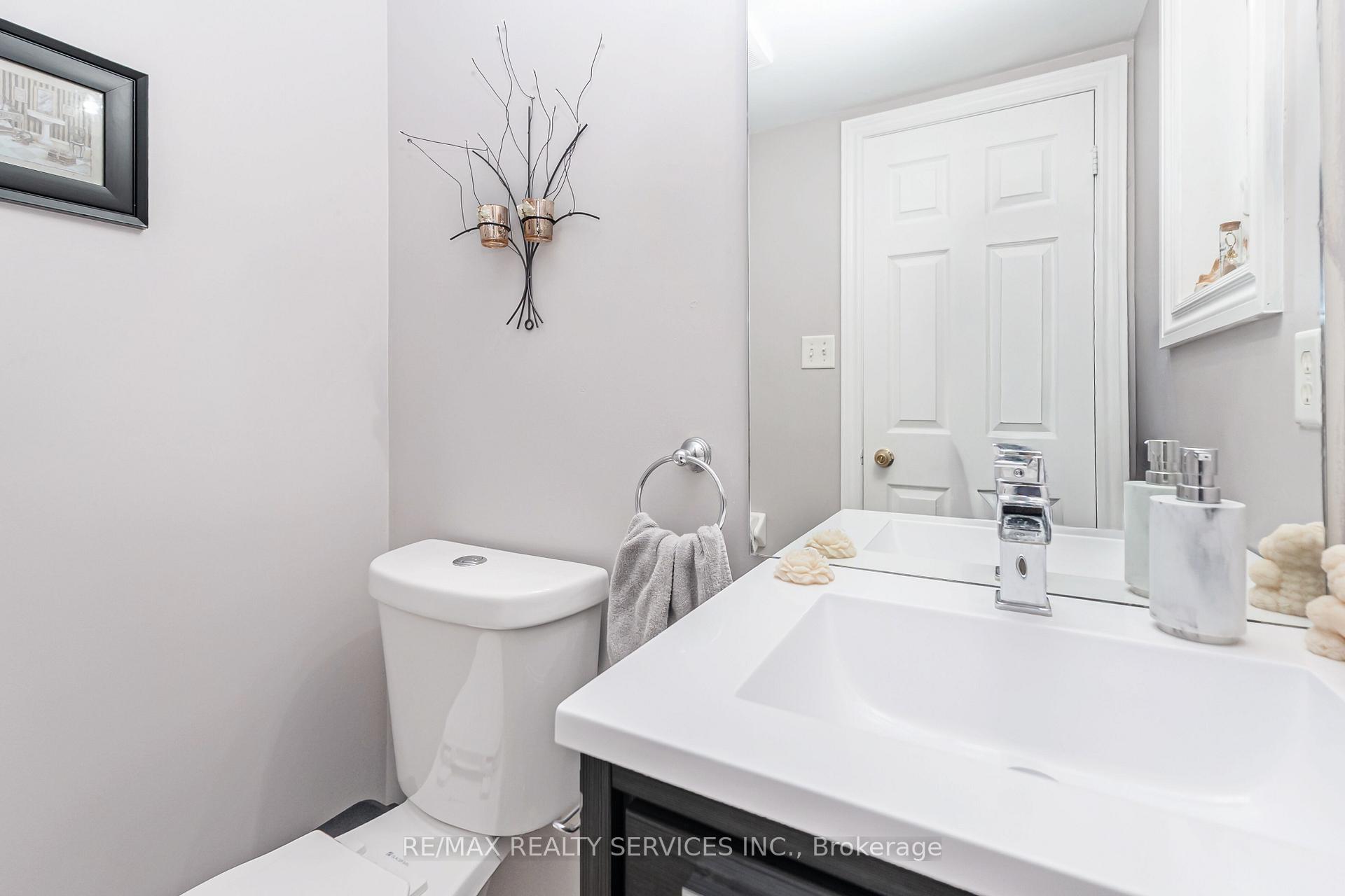 Photo 26 of 8 Ridgemore Crescent, Brampton, Fletcher's Meadow — HOMEH