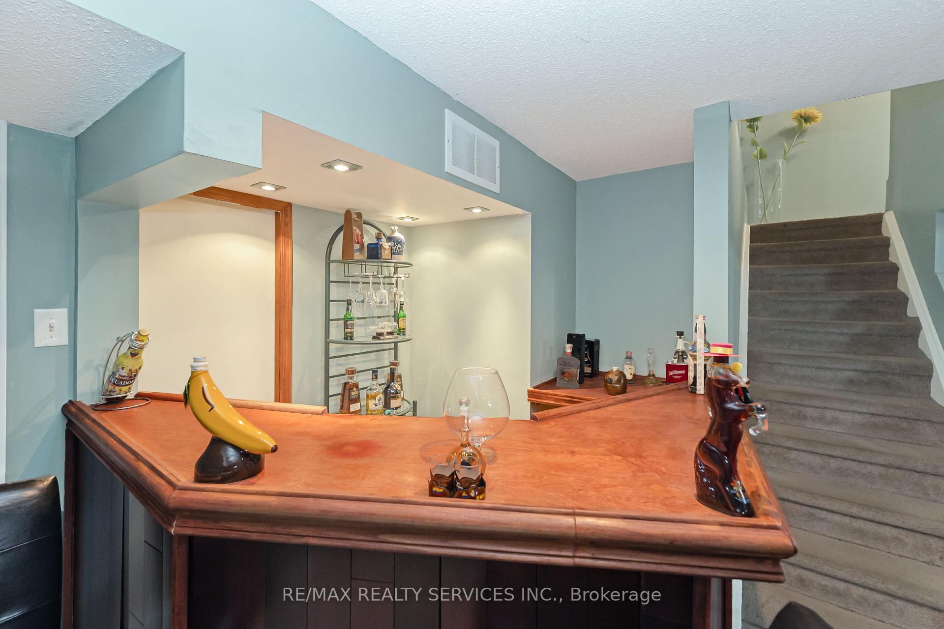 Photo 32 of 8 Ridgemore Crescent, Brampton, Fletcher's Meadow — HOMEH