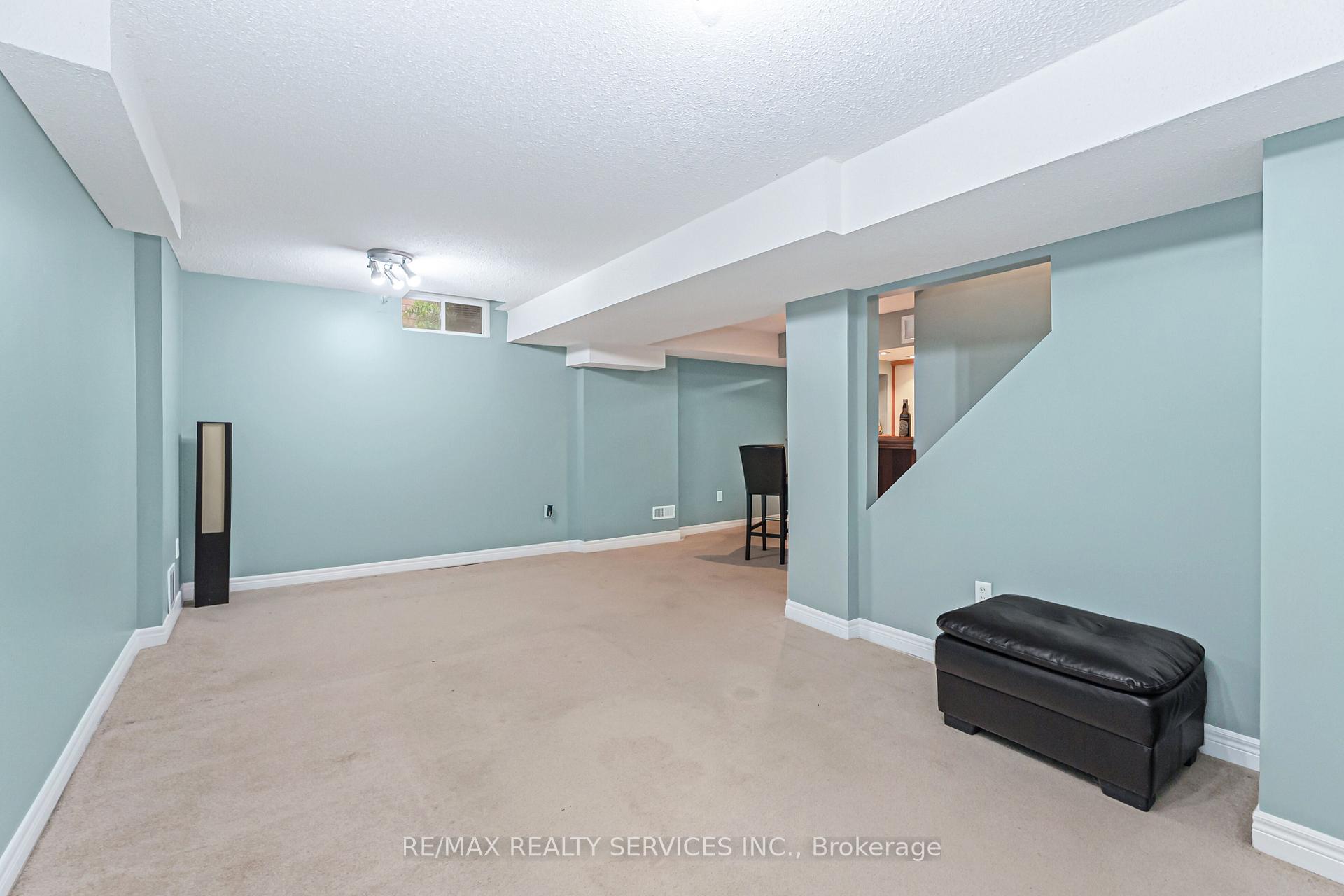 Photo 34 of 8 Ridgemore Crescent, Brampton, Fletcher's Meadow — HOMEH