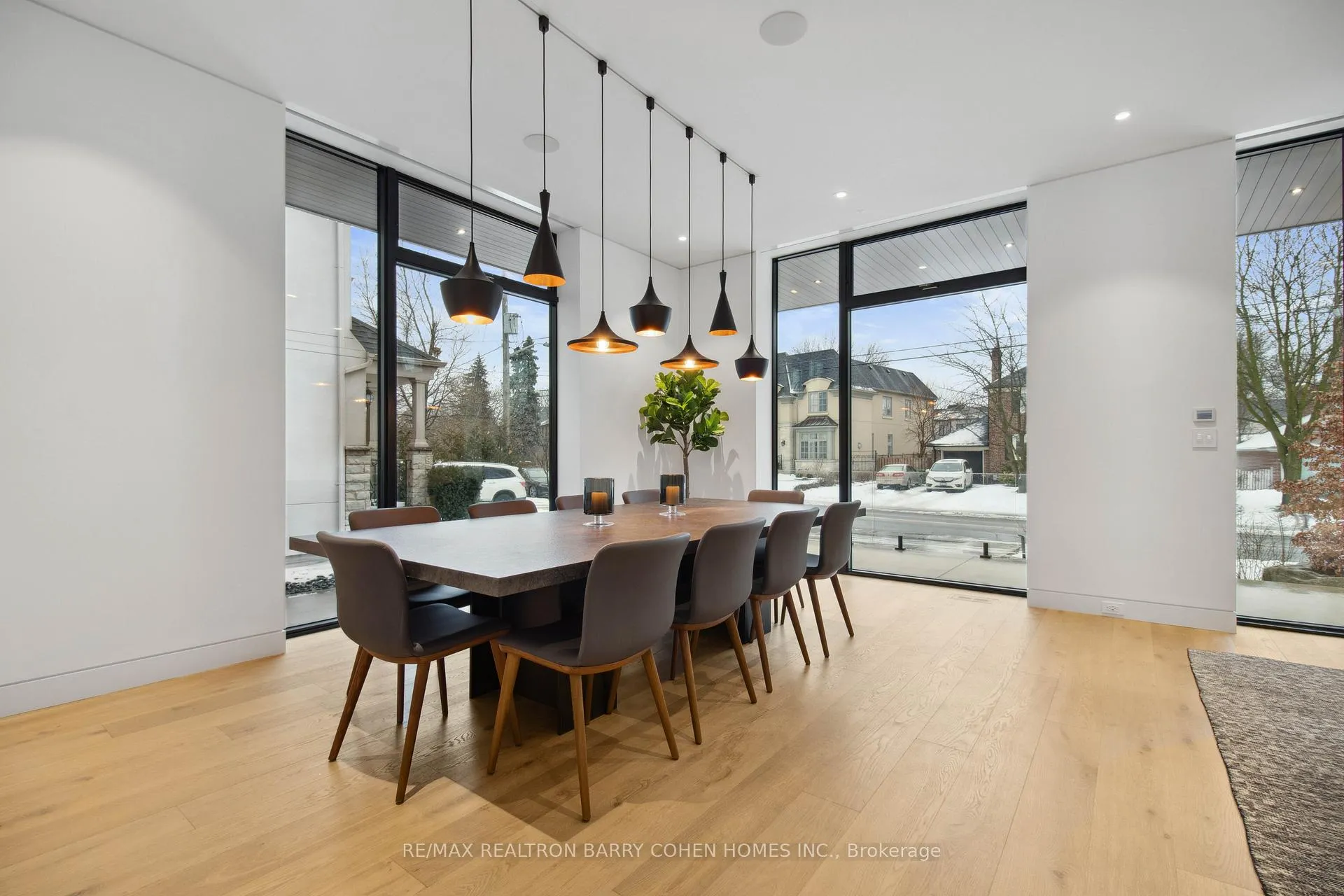 Photo 5 of 84 Brookview Drive, Toronto, Englemount-Lawrence — HOMEH