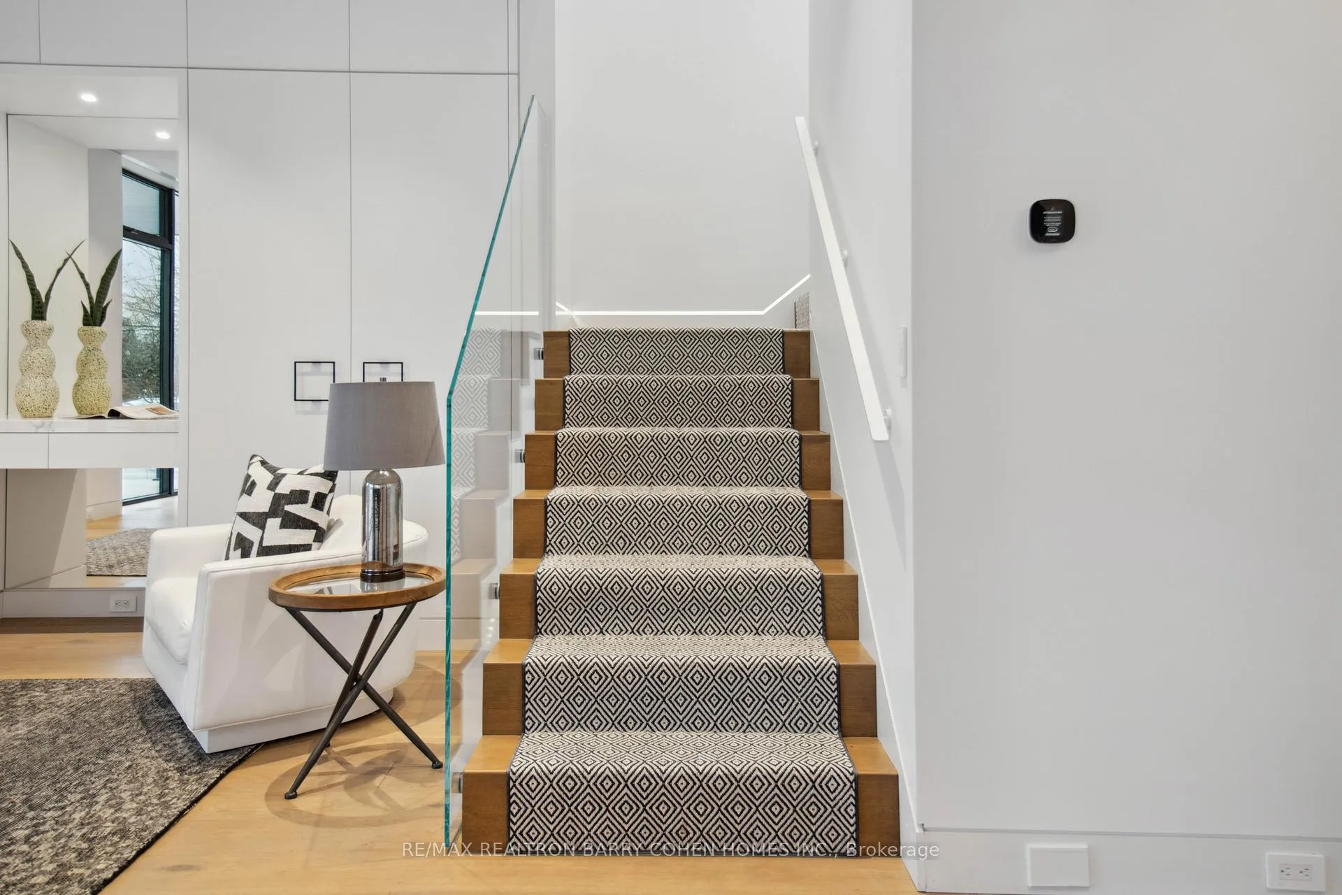 Photo 15 of 84 Brookview Drive, Toronto, Englemount-Lawrence — HOMEH