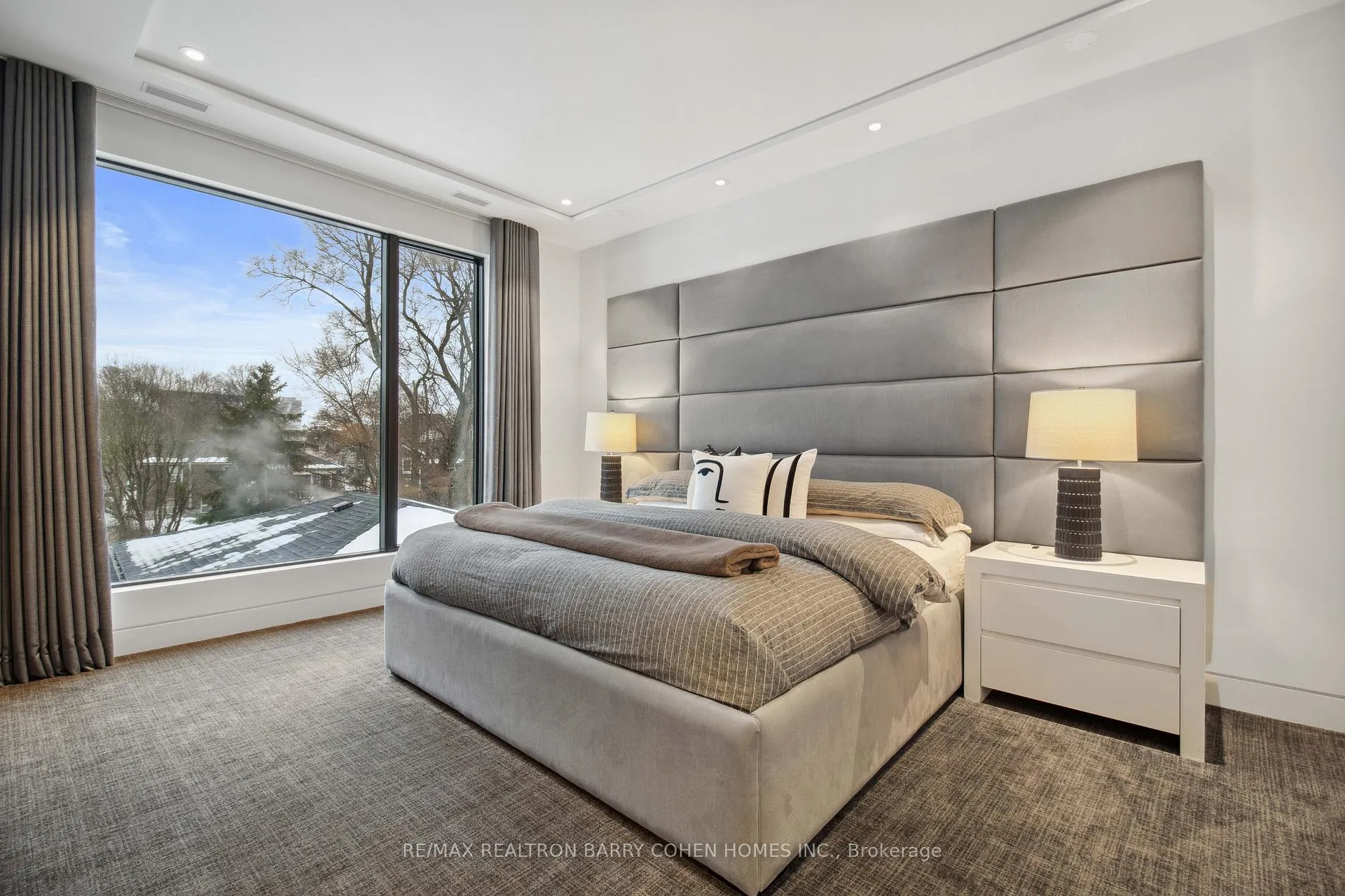 Photo 17 of 84 Brookview Drive, Toronto, Englemount-Lawrence — HOMEH